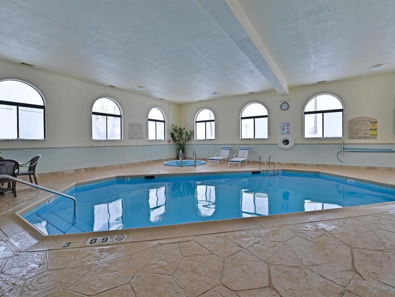 Best Western Plus North Джолиет Екстериор снимка